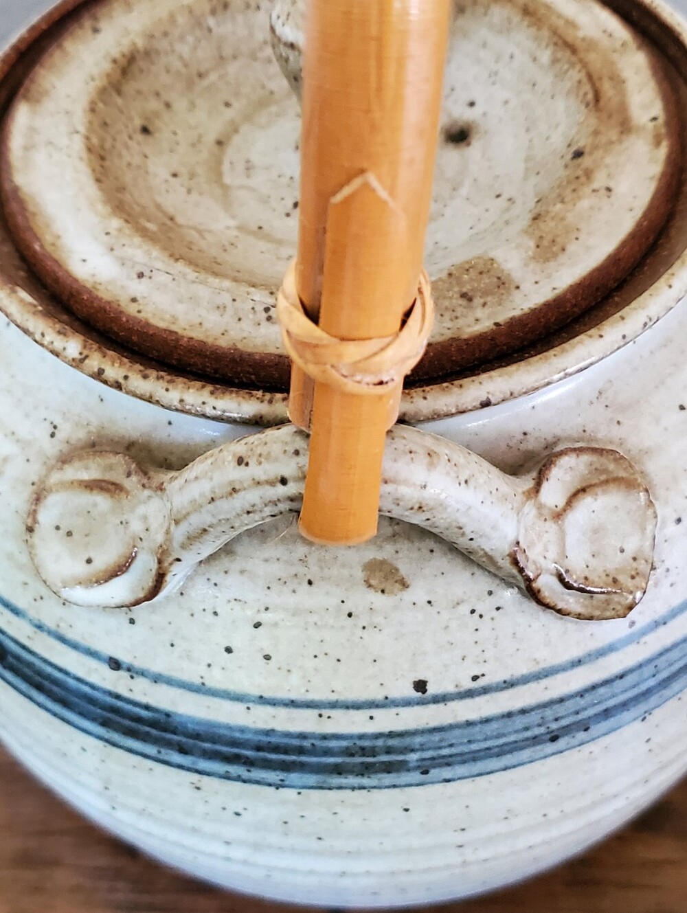 Vintage 1970s Speckled Stoneware Teapot with Rattan Handle Studio Pottery - Picture 12 of 16